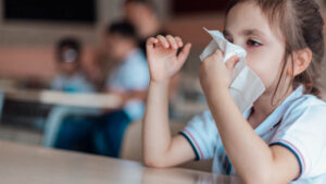 ¿Cómo cuidar la salud respiratoria de los niños en el regreso a clases?