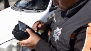 Reemplacamiento Edomex 2025: ¿qué sanciones se aplican si no lo haces?