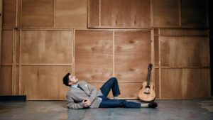 Tony Mils se presentará en la CDMX, Monterrey y Guadalajara con álbum “Escribí esto para ti en vivo”