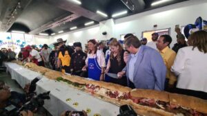 Megatorta de 90 metros, estrella de la Feria de la Torta 2025