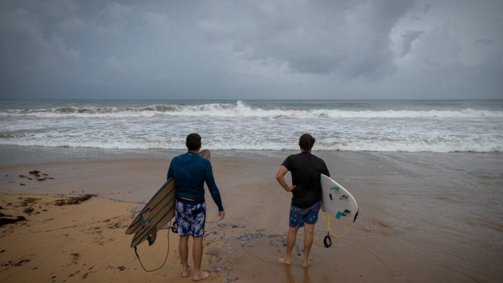 Tras su paso por el Caribe, huracán Erin amenaza la costa este de Estados Unidos