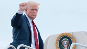 Trump despide a funcionaria por “manipulación de cifras” de empleo