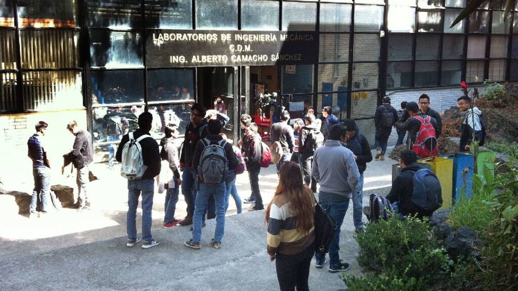 Fundación Telmex Telcel abre convocatoria de becas 2025 con hasta 5,000 apoyos para estudiantes de licenciatura, maestría y doctorado.