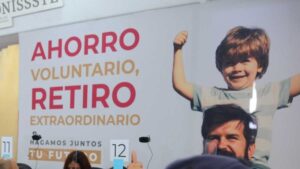 Sólo 8 % de usuarios Afore hace ahorro voluntario: Consar explica beneficios