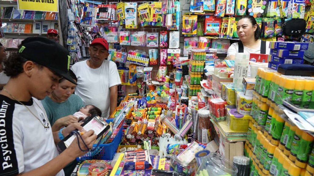 Consulta la lista oficial de útiles escolares de la SEP 2025-2026 para secundaria. Aplica para los tres grados de secundaria en México.