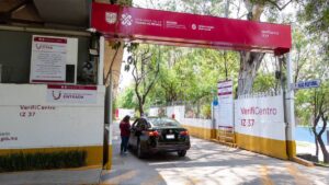 Verificación agosto: autos con engomado amarillo y rosa, va su turno en CDMX y Edomex