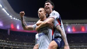 El Cruz Azul agrava la crisis de las Chivas tras su victoria en el Akron dentro de la jornada 7