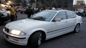 Video con final feliz: conductor de BMW evita asalto con maniobra evasiva en Puebla