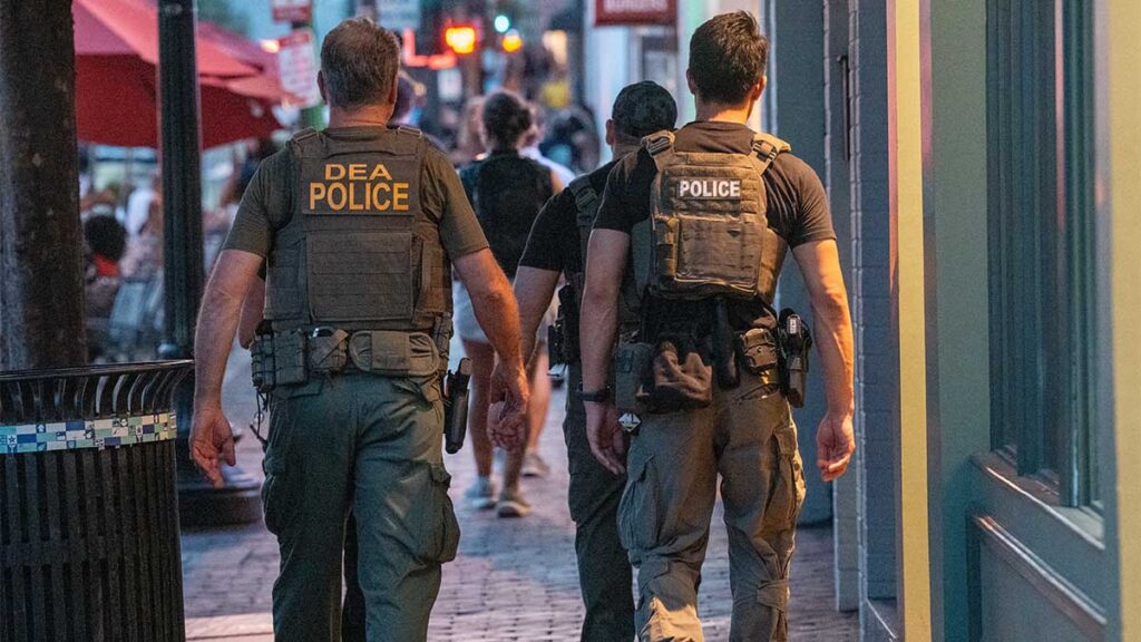 Trump pidió desplegar a la Guardia Nacional en Washington.