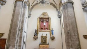 Rezos y lamentos sin explicación: video viral en la Catedral de Azcapotzalco