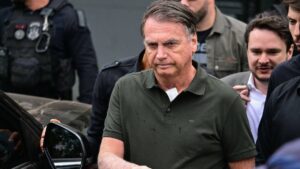 Hospitalizan a Jair Bolsonaro tras crisis de hipo, vómito y presión baja