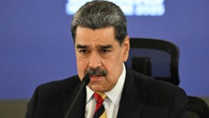 Maduro denuncia que 8 buques de EE. UU. con más de mil misiles apuntan a Venezuela