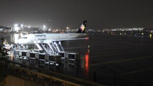 Lluvias colapsan el AICM y controladores operan con personal mínimo, denuncia sindicato