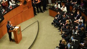 Arístides Guerrero rinde protesta como ministro de la SCJN con oxígeno y en silla de ruedas