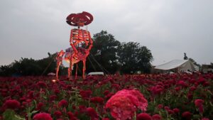 Artesanos poblanos ya alistan las catrinas monumentales de Atlixco