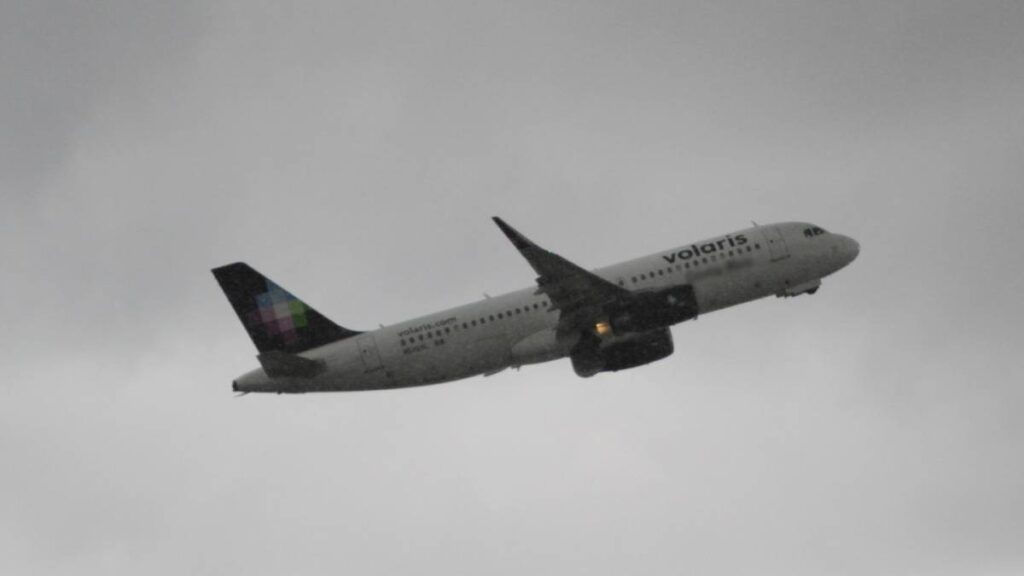 Vuelo Tijuana-La Paz descendió 8 mil pies en trayecto.