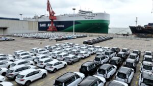 China rechaza arancel del 50% a autos propuesto por México; califica la medida de “coerción”