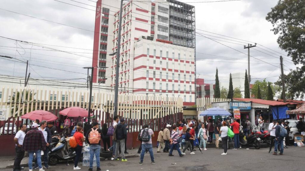 Chofer de pipa en Iztapalapa sigue grave en hospital.