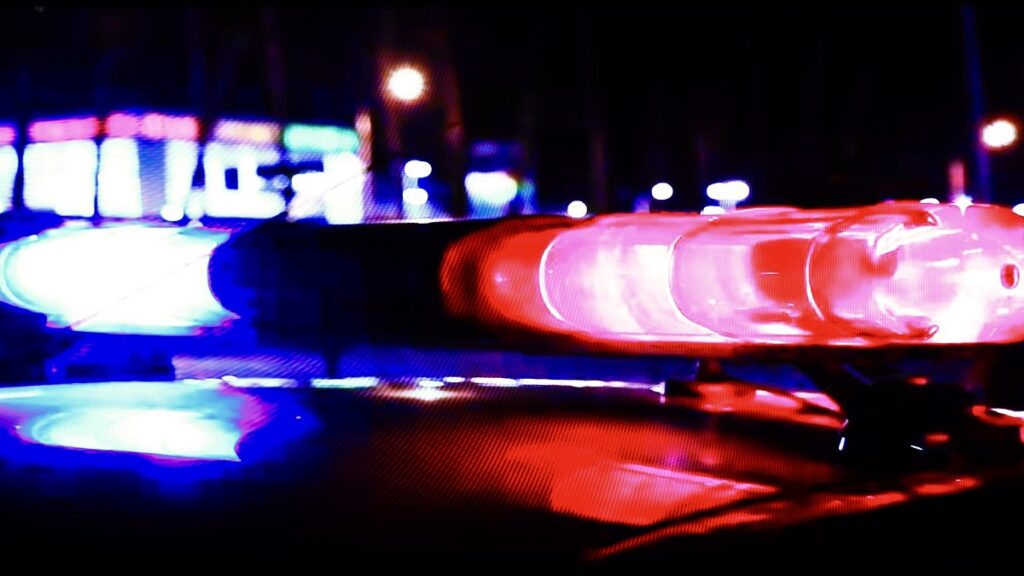 como-los-pericos-poli-se-duerme-y-estrella-patrulla-contra-poste-en-puebla