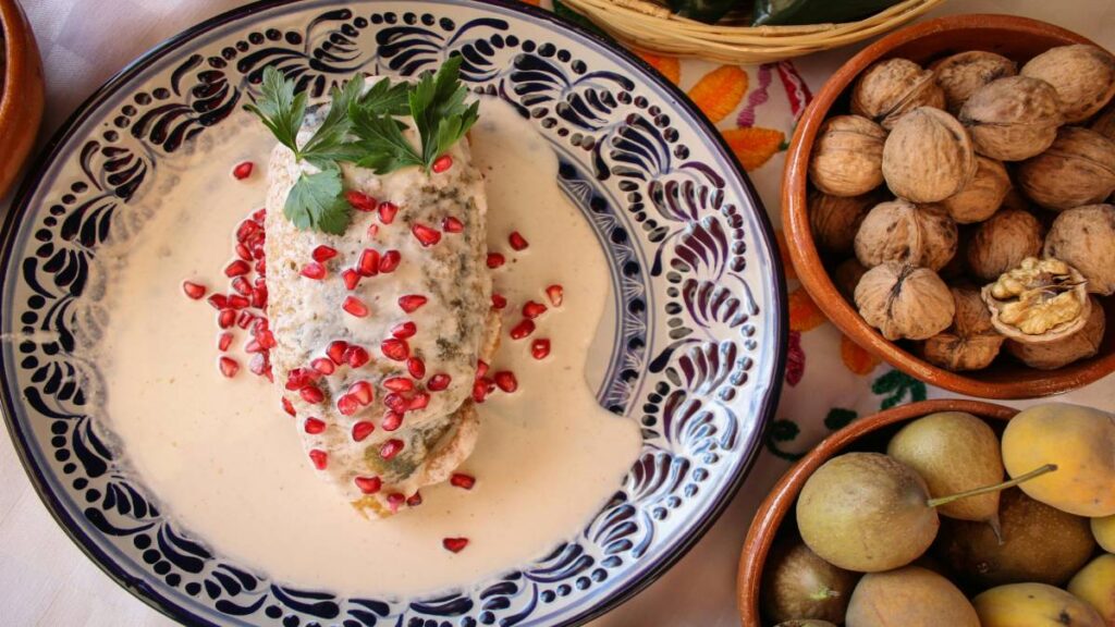 ¿Cómo hacer la crema para los chiles en nogada? Chef explica paso a paso