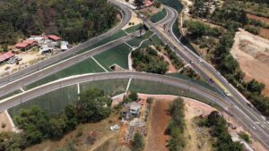 Ojo en carretera: así te agarran en curva y asaltan; video