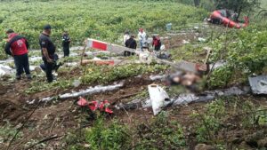 Desplome de helicóptero en Edomex deja dos personas muertas
