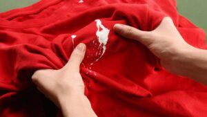 Experto químico revela qué usan las lavanderías para eliminar manchas difíciles