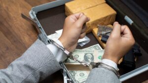 Estados Unidos pide a bancos mexicanos fortalecer combate al narcotráfico