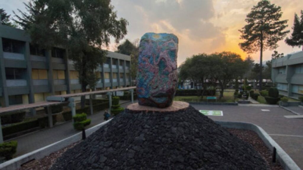 FES Acatlán suspende clases tras riña y presencia de encapuchados.