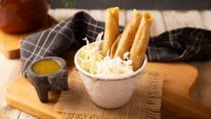 “Viernes Garnachero”: ricas flautas en la Romero Rubio