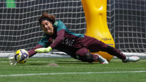 ¡Oficial! Guillermo Ochoa llega al AEL Limassol de Chipre para perseguir su sueño mundialista