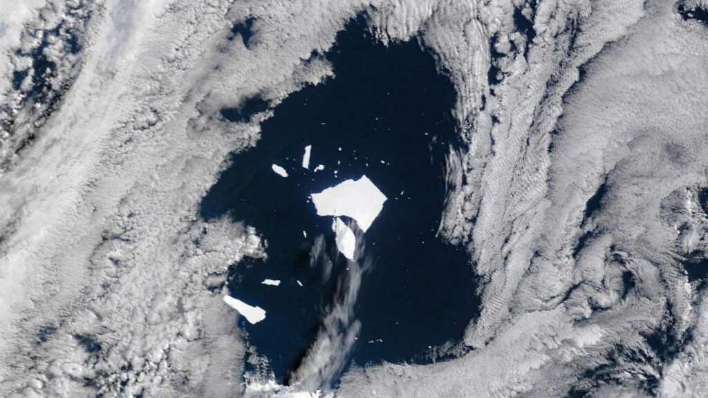 Iceberg A-23A; uno de los más grandes del mundo, está a punto de desaparecer
