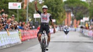 ¡Da la estocada! Isaac del Toro está imparable y conquista el Giro della Toscana 2025