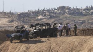 Israel ataca instalaciones hutíes en el puerto de Hodeida, Yemen