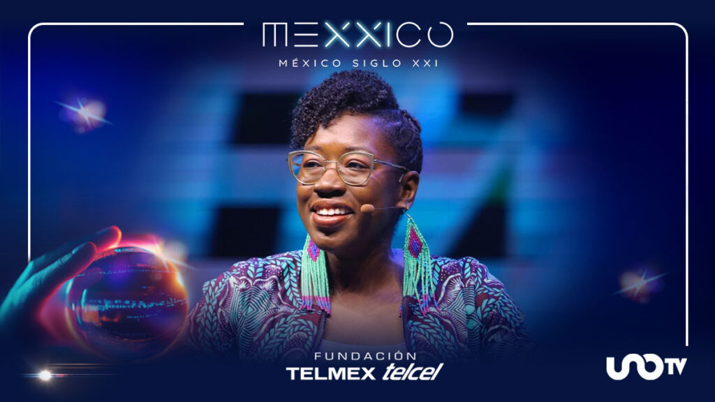 Joy Buolamwini expone los sesgos de la IA, hace llamado a los jóvenes a mantener una mirada crítica: "No limiten sus sueños"