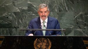 Canciller De la Fuente pide ante la ONU no criminalizar a migrantes