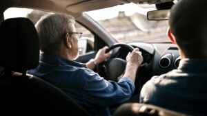 Ni a los 60 ni a los 80: hasta esta edad puedes tramitar tu licencia de conducir