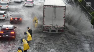 Lluvias dejan inundaciones y encharcamientos en cinco alcaldías de CDMX