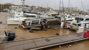 Desalojan Isla San Marcos por Lorena; siguen clases suspendidas en Baja California Sur