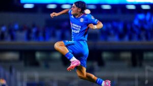 Cruz Azul remonta ante Juárez y sigue invicto