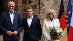 Macron mostrará pruebas científicas en EE. UU. para demostrar que su esposa nació mujer