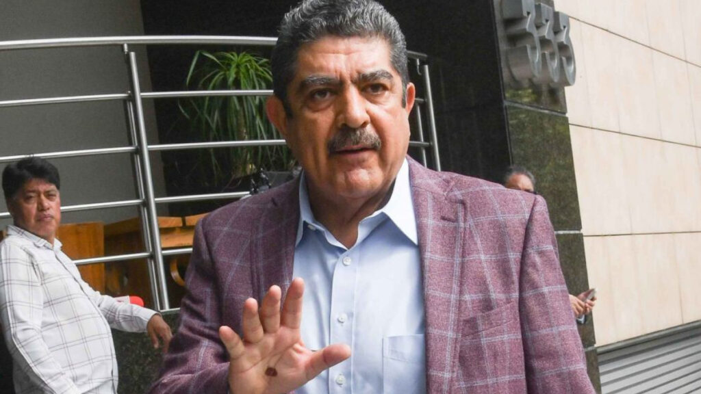 Manuel Espino sufre derrame cerebral