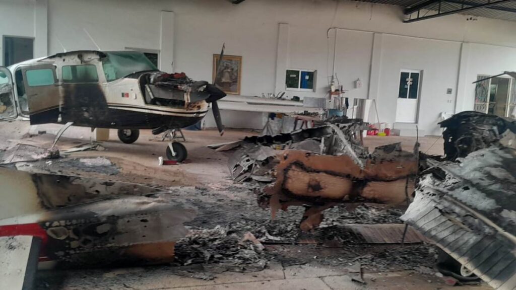 Tres muertos y caos en Michoacán por ataques con drones y fusiles Barrett