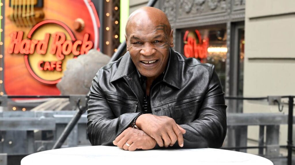 Mr Beast recibe un golpe de Mike Tyson en la previa del Canelo vs Crawford