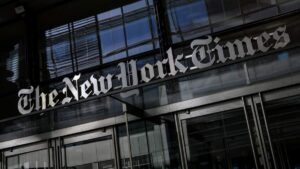 Trump anuncia demanda de 15 mmdd  contra el diario The New York Times