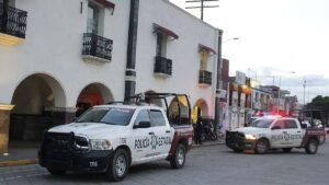 Filtran videos de custodio del penal de Huejotzingo, Puebla, golpeando a interno