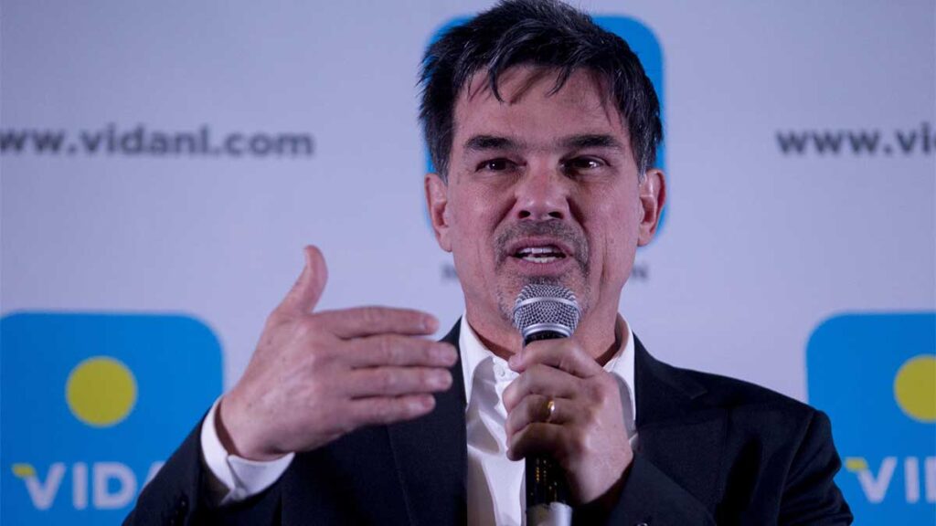 Agredieron al "Pato" Zambrano durante protesta en Santa Catarina.