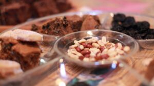 Prepara un pay de chocolate y cacahuate sin horno, ¡fácil y delicioso!