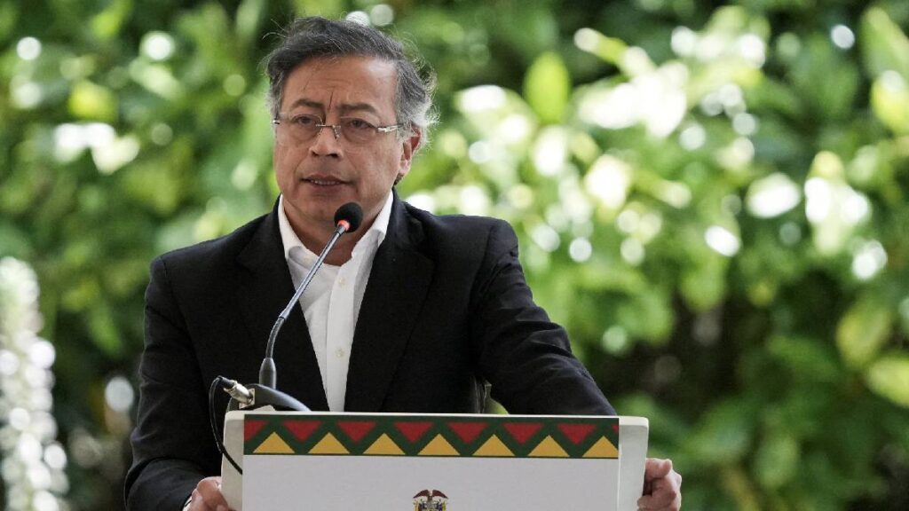 Petro responde en X tras la revocación de su visa por EE.UU.; criticó la política sobre Gaza y pidió evitar ataques a civiles.