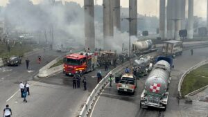 Pipa que explotó en Iztapalapa iba a exceso de velocidad; CDMX crea comité de donaciones